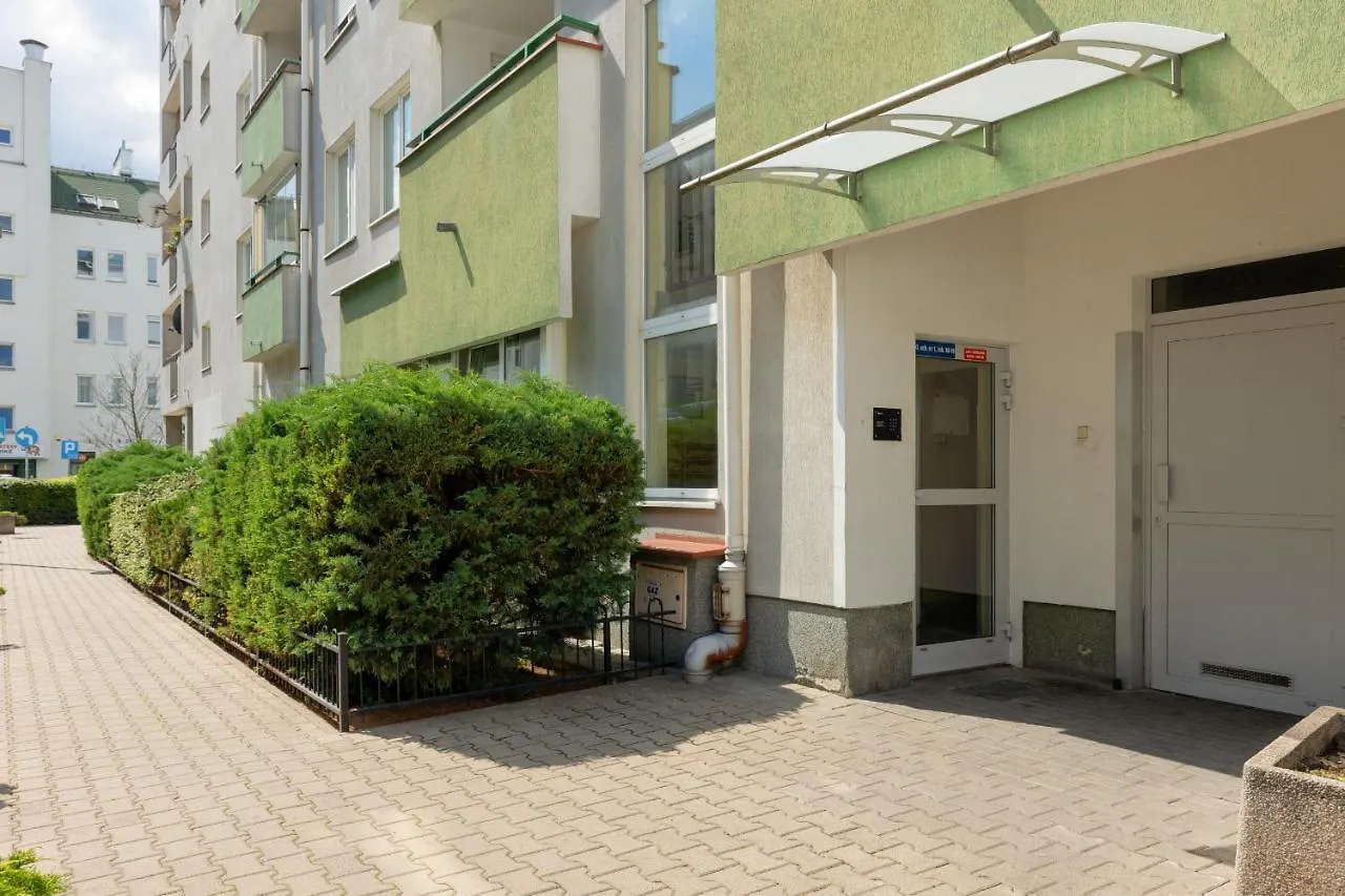 Warsaw Family Apartment With 3 Bedrooms & Ac Near Metro Stoklosy By Renters 0*,